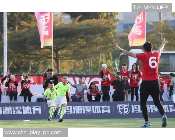 大连湾足球队奋勇争先展现团队精神助力地方足球发展新篇章